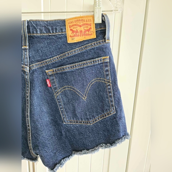 LEVI'S 501 Dark Wash Cut-Off High Rise Jean Shorts size 30 - Picture 8 of 12